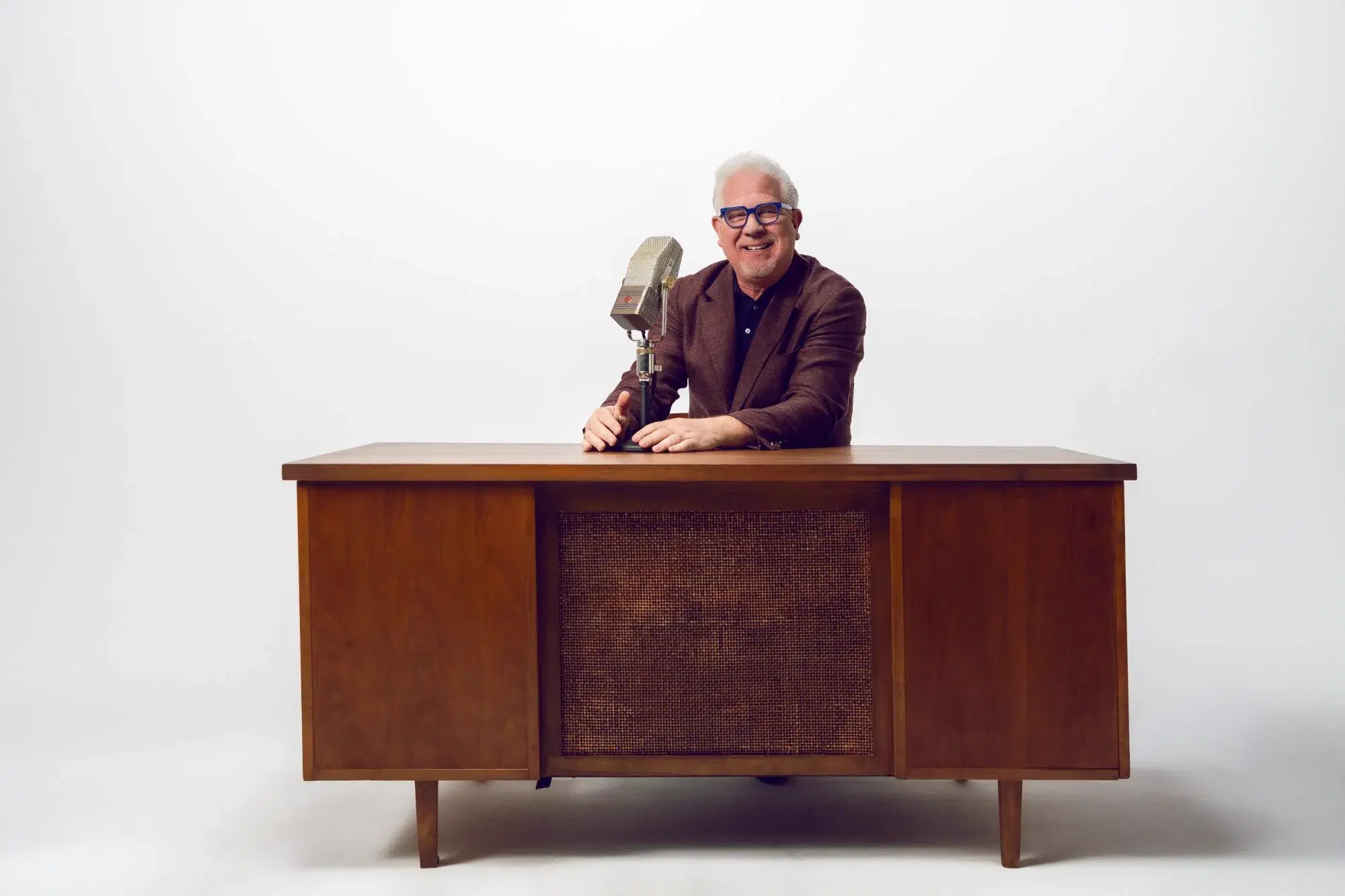 Viewers watch live content 8x longer. Glenn Beck gives them something worth staying for hero image